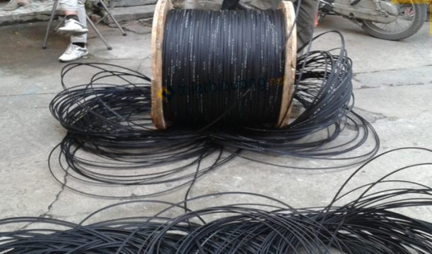 Cáp quang treo là gì?
