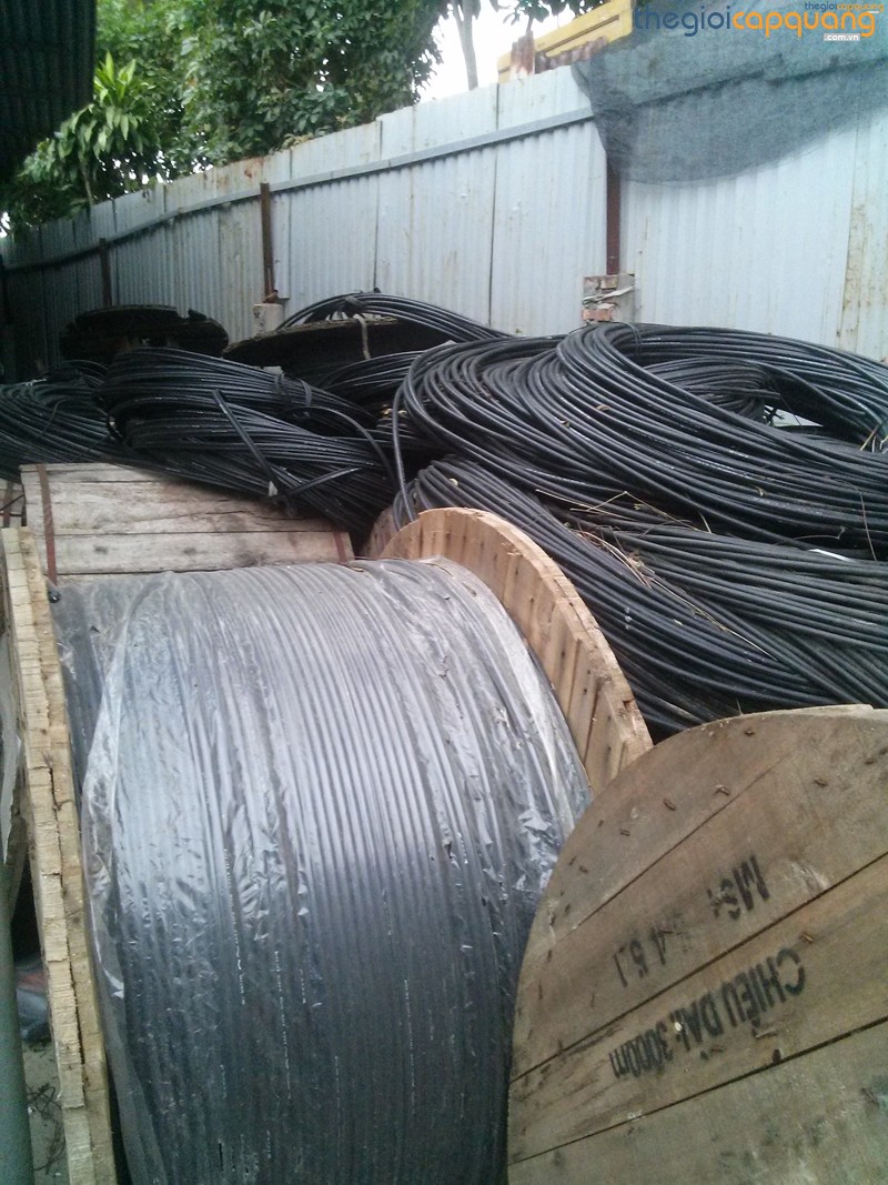 Cáp quang khoảng vượt - Cáp quang ADSS
