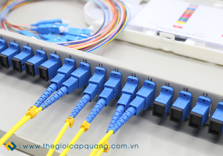 Adapter SC/UPC trong ODF 24FO lắp rack Adapter SC/UPC trong ODF 24FO lắp rack