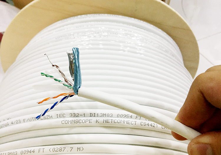 Dây cáp mạng Cat6A CommScope chống nhiễu