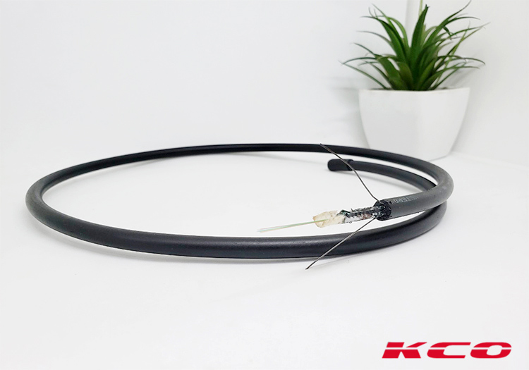 Cáp quang 4FO KCO giá rẻ, có băng thép bền bỉ