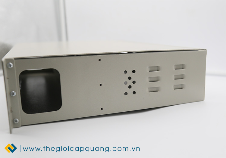 Lỗ chờ đi dây của ODF 48FO Lỗ chờ đi dây của ODF 48FO