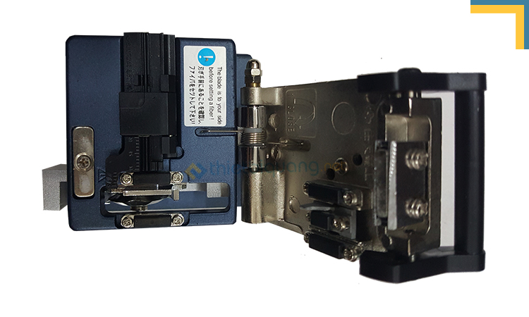 Các góc cạnh của dao cắt sợi quang FS-6S